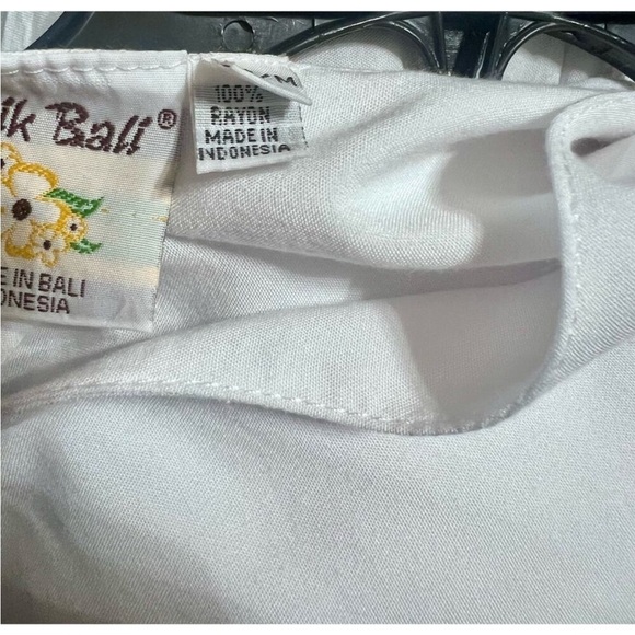 Batik Bali white sleeveless top size small/medium - Picture 14 of 14